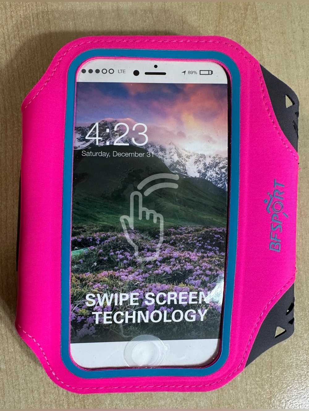Armband for Cell Phone - NIP